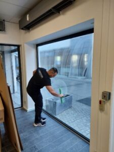 Vinduespudser der pudser buriksruder